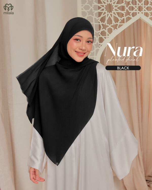 NURA PLEATED SHAWL - BLACK