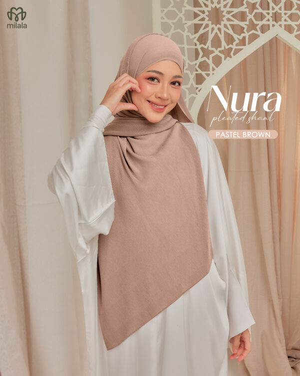 NURA PLEATED SHAWL - PASTEL BROWN